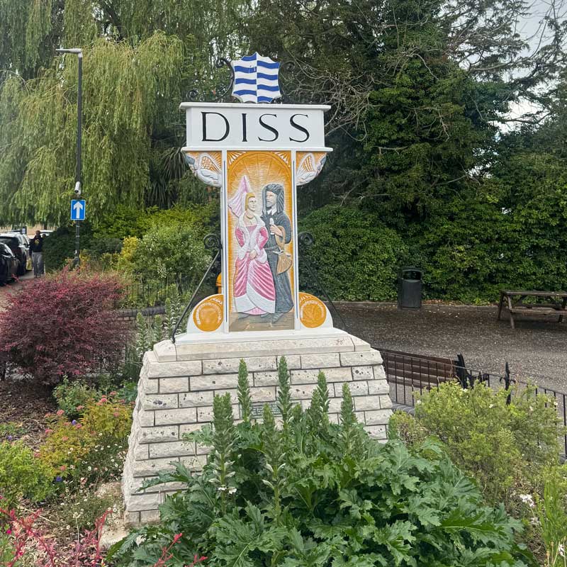 Diss Town sign Diss Town sign